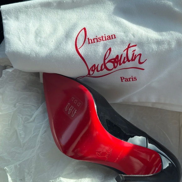 Christian Louboutin Black Patent Pumps So Kate size 38 - Picture 4 of 10